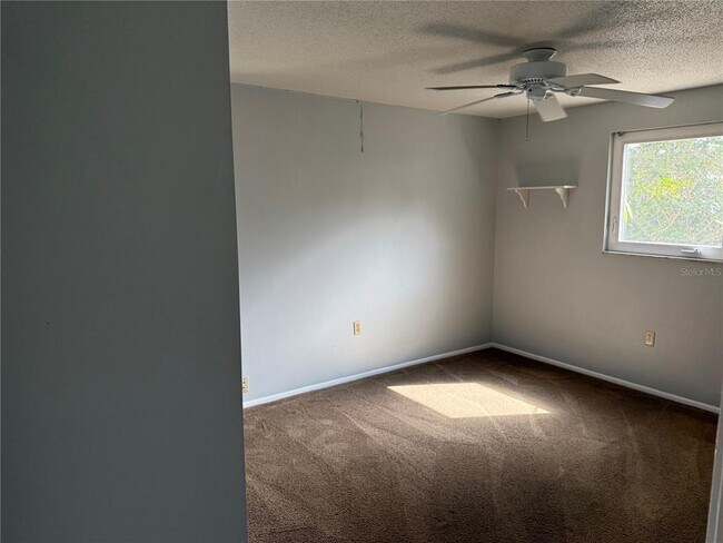 Building Photo - 580 Skylark Ln NW