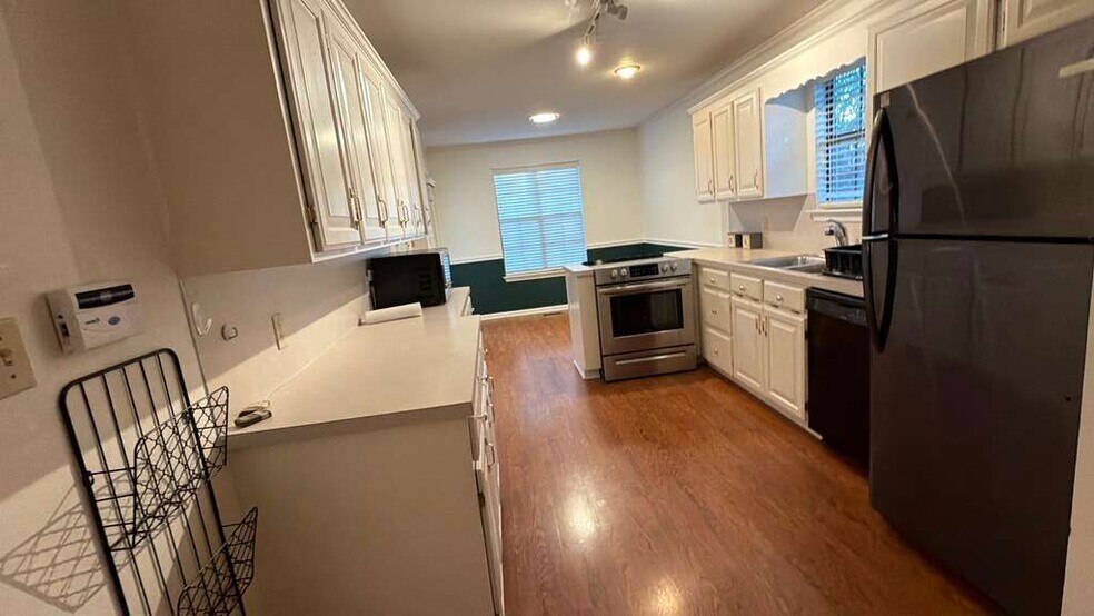 Building Photo - 11409 Hickory Hill Rd