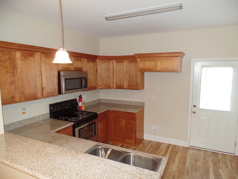 Building Photo - 205 Bella Sera Ln