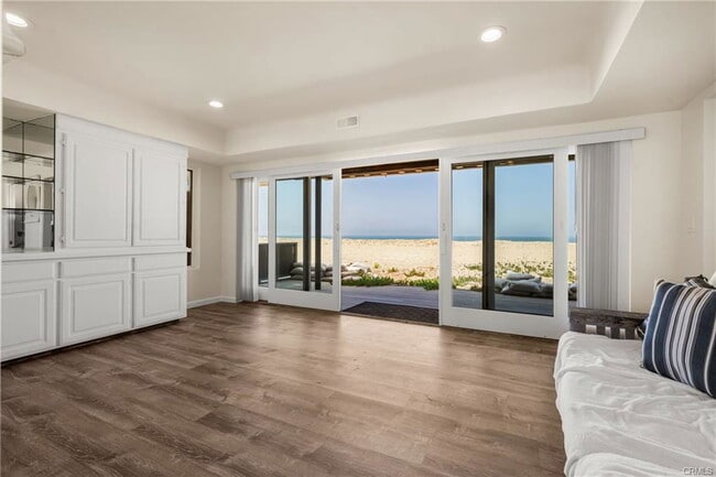 Building Photo - 87 Surfside Ave.