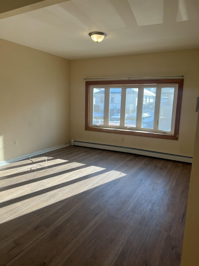 Building Photo - 571 Avenue A