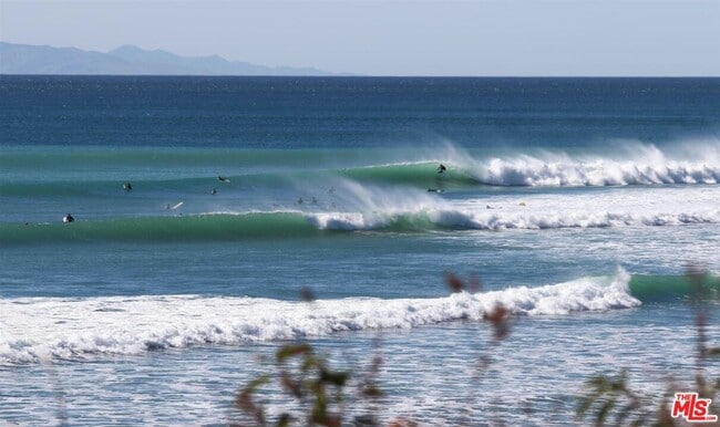 Building Photo - 272 N Topanga Canyon Blvd
