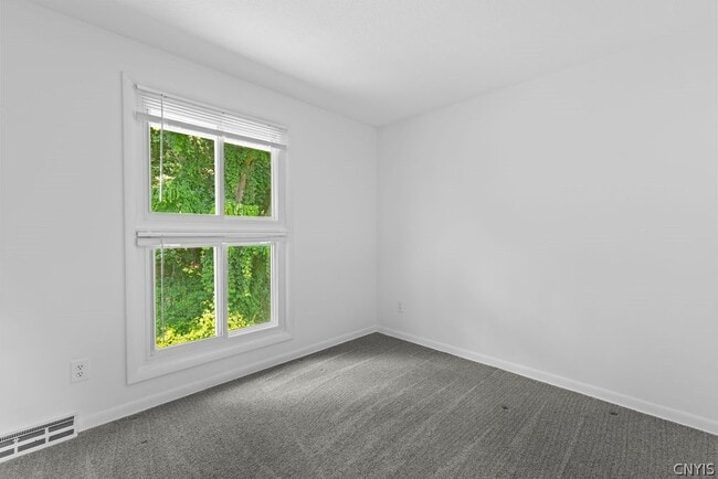 Building Photo - 330 Draper Ave