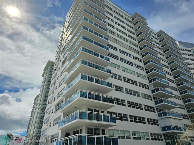 Building Photo - 3430 Galt Ocean Dr