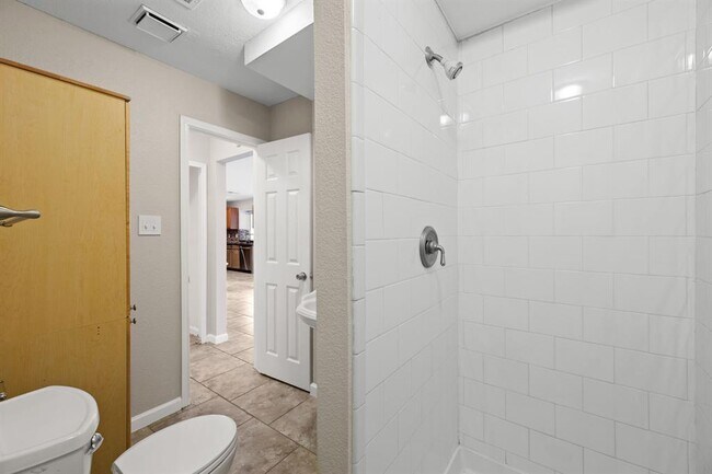 Building Photo - 1108 Forest Oaks Path