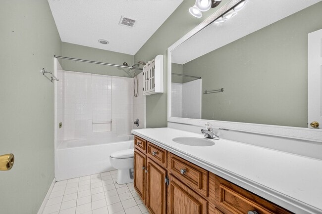 Building Photo - 8727 Evangeline Dr