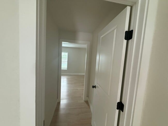 Building Photo - Lovely Denver Heights 3 Bed Home