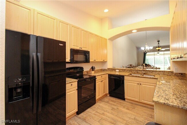 Building Photo - 6206 Mandalay Cir