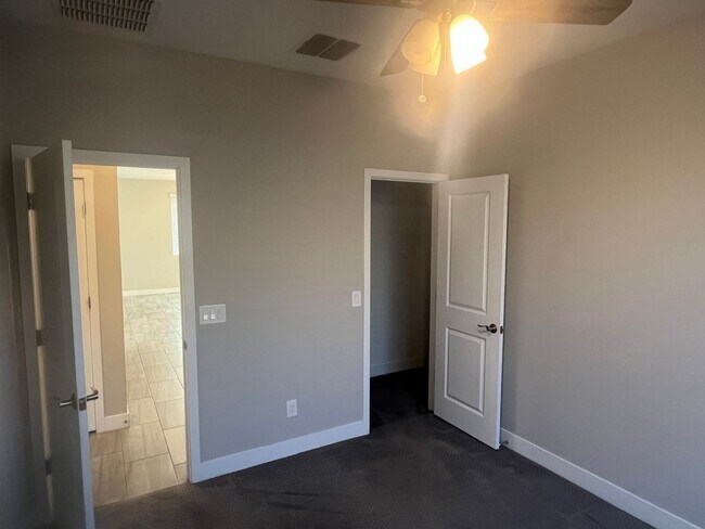 Building Photo - 3865 S 183rd Dr