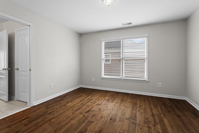Building Photo - 12762 Waterside Dr