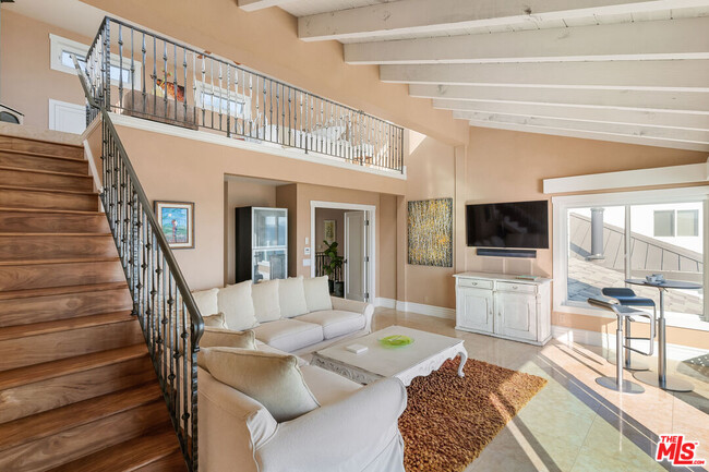 Building Photo - 26956 Malibu Cove Colony Dr