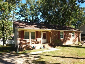 Building Photo - 3 BR Brick Rancher