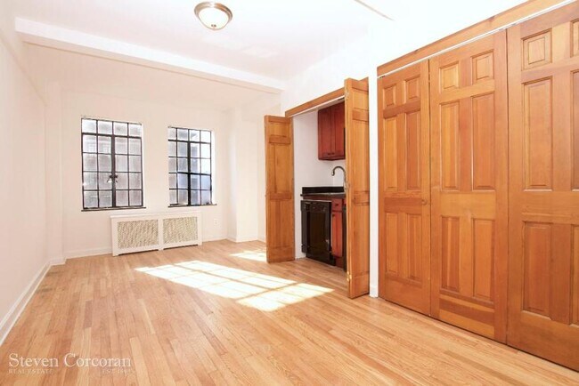 Primary Photo - 0 bedroom in New York NY 10017