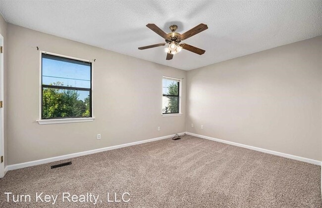 Building Photo - 2 br, 1.5 bath House - 2475 Hampstead Drive