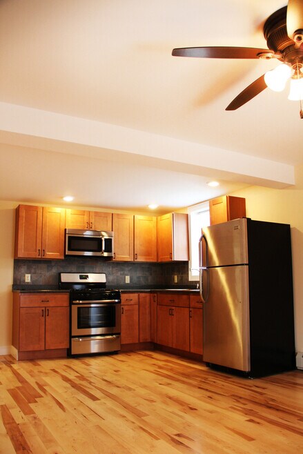 Building Photo - 62 George St