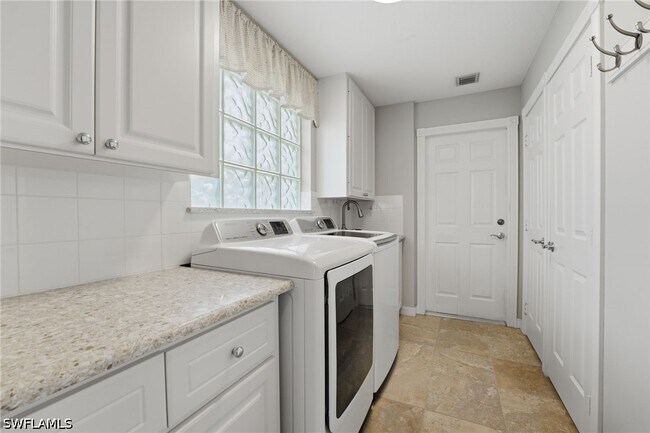 Building Photo - 28207 Islet Trail