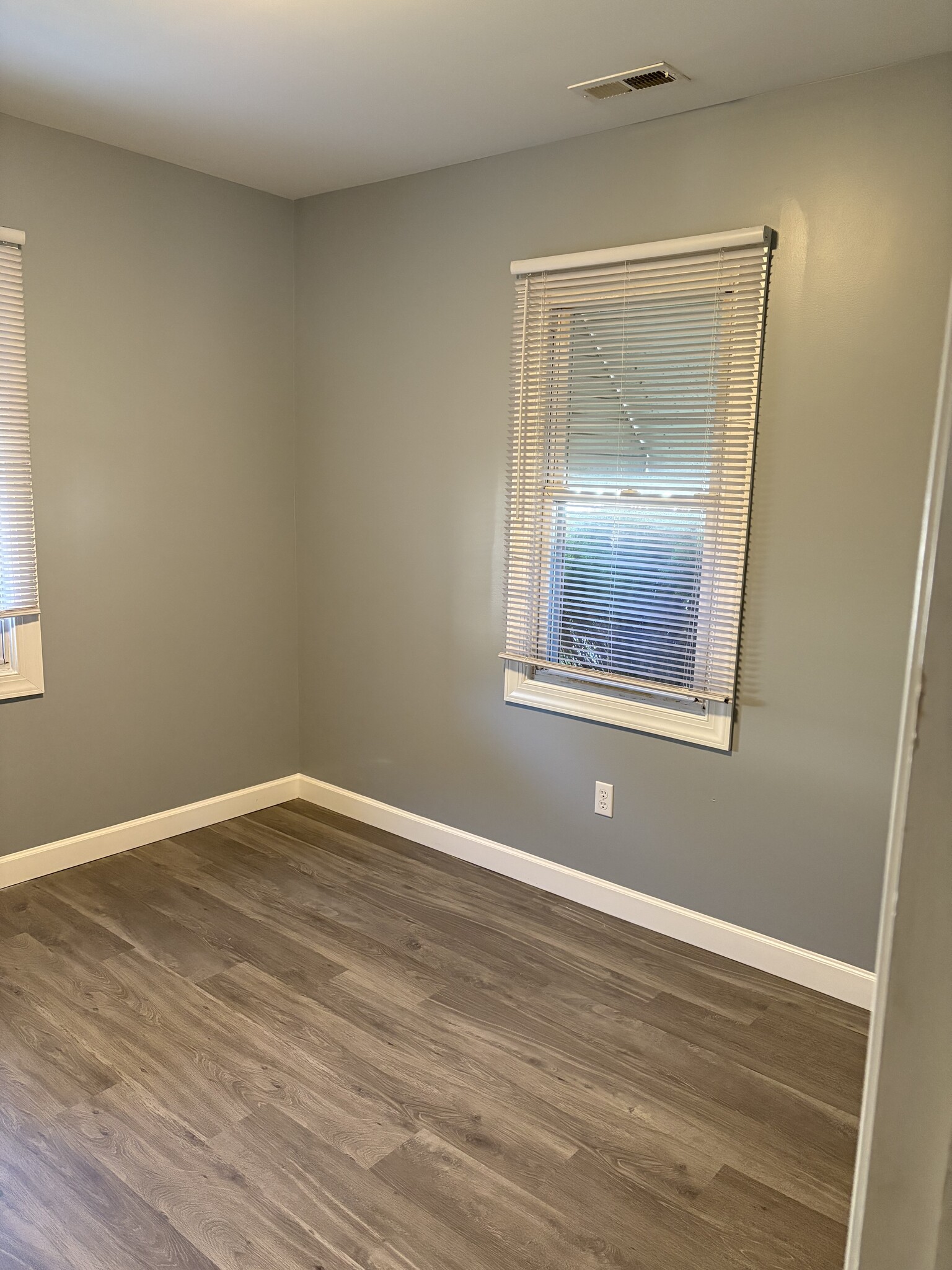 Bedroom #1 - 1346 W North St