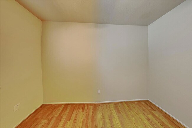 Building Photo - 20 Early Dawn Ct