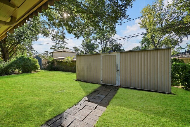 Building Photo - 4413 W 43rd St