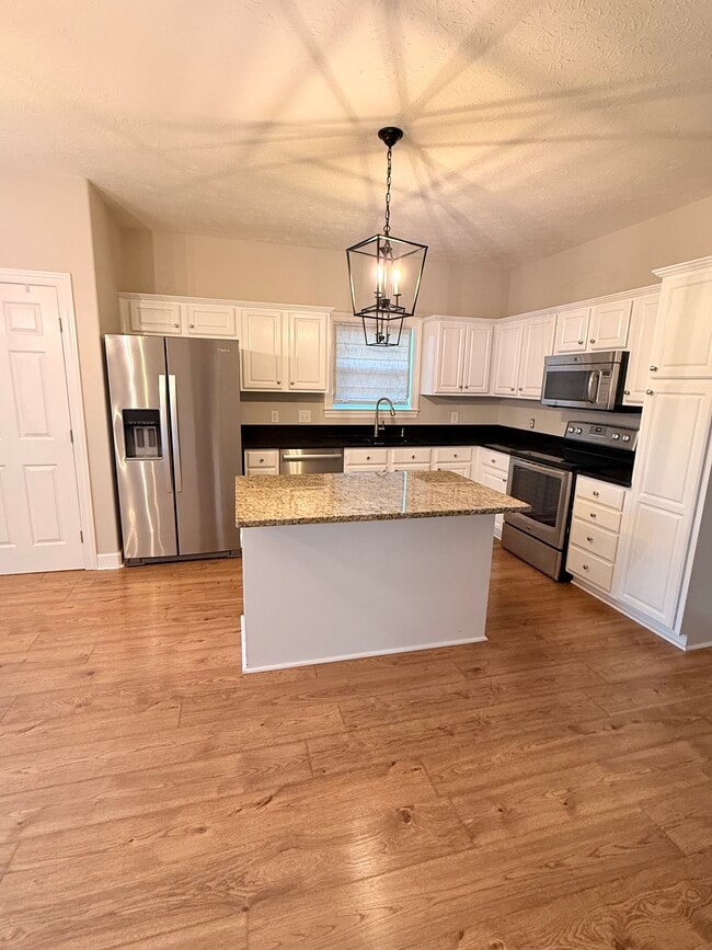 Building Photo - 129 Thoroughbred Way