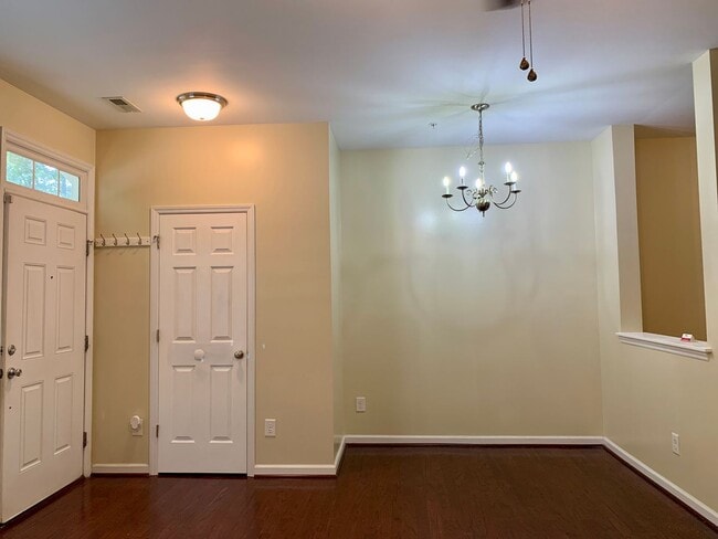 Building Photo - RENT READY Townhome Convenient to I440 & I...