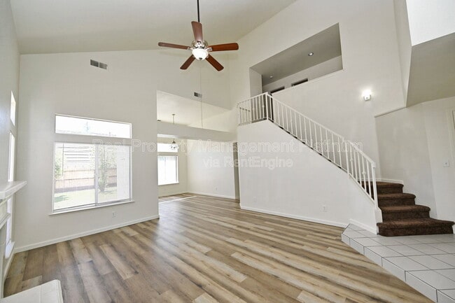 Building Photo - 2233 E Christopher Dr