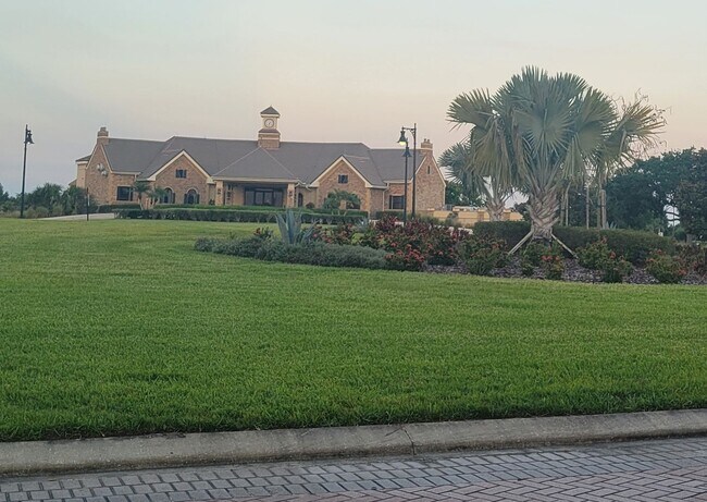 Building Photo - 4 Bedroom House in Eagle Creek, Lake Nona