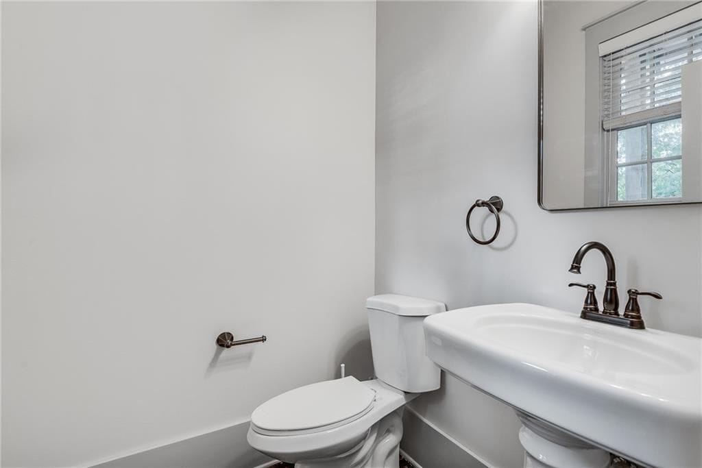 Building Photo - 3371 Dogwood Dr