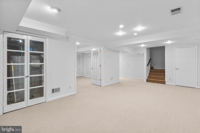 Building Photo - 1 Orchard Way S