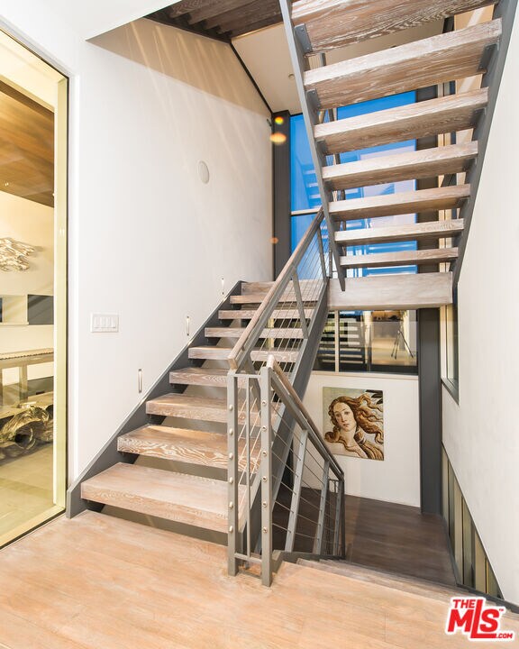 Building Photo - 1352 Miller Dr