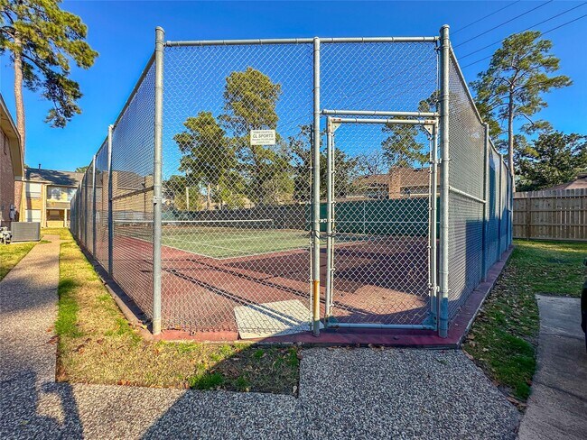 Building Photo - 5515 Strack Rd