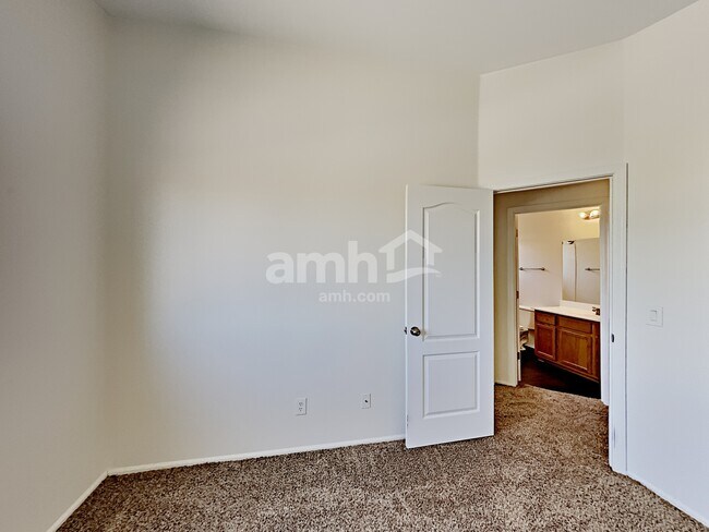 Building Photo - 12323 W Medlock Dr