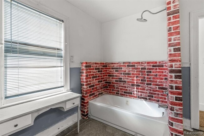 Building Photo - 15404 Normandy St