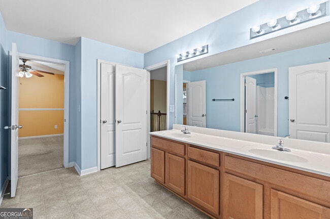 Building Photo - 1209 Heartwood Ave