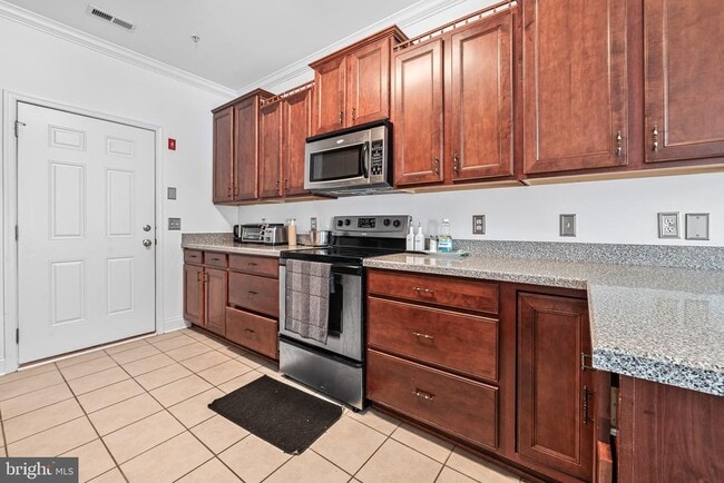 Building Photo - 1450 Hidden Meadow Ln
