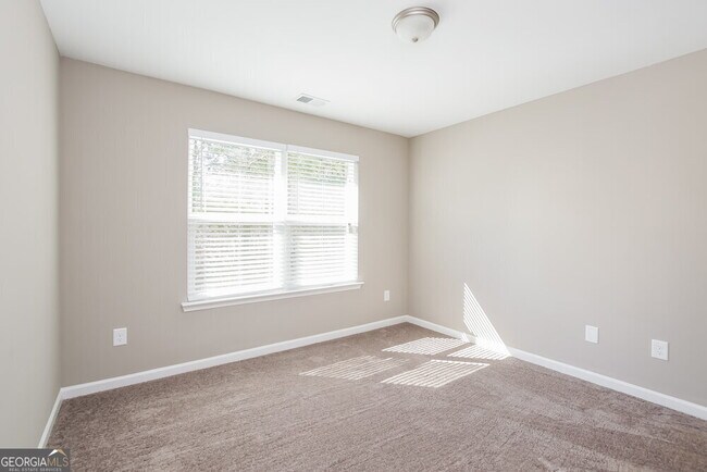 Building Photo - 580 Fieldcrest Dr