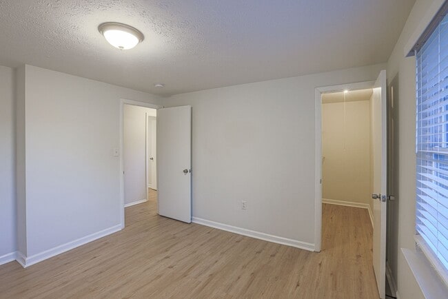 Building Photo - 8096 Castle Rock Ct