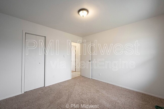 Building Photo - 4881 300W