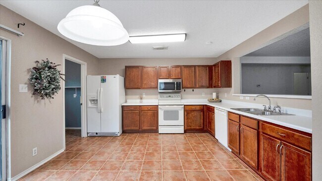 Building Photo - "Charming 3-Bedroom Home with 2 Full Baths in New Braunfels – 1,425 Sq Ft of Comfort on Cherokee ...