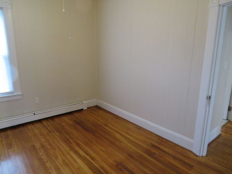 Building Photo - 685 Cottage St