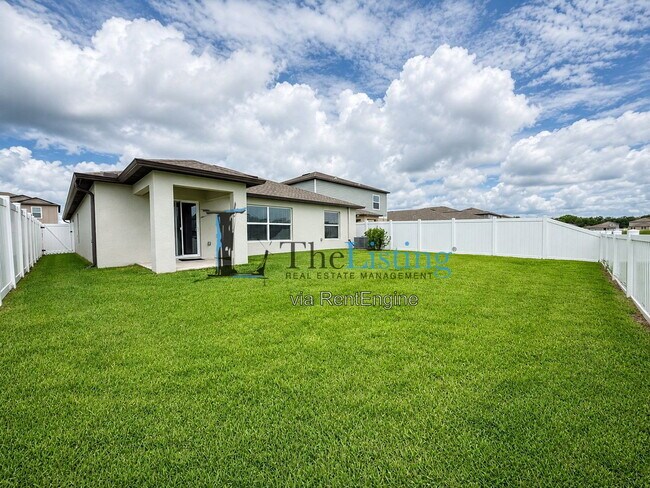 Building Photo - 13260 Palmerston Rd