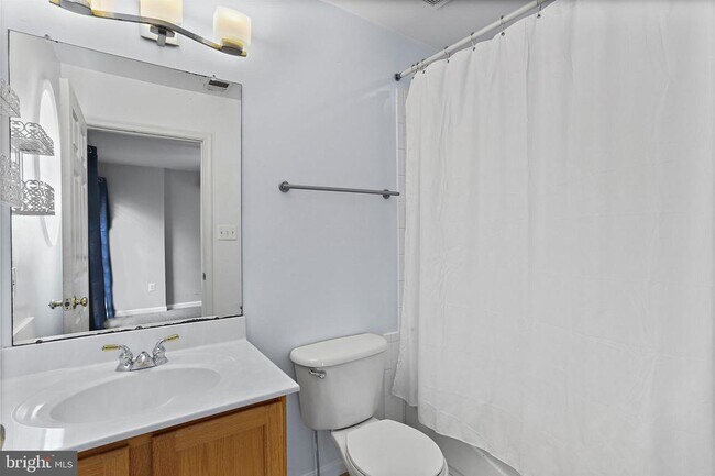 Building Photo - 570 Eisenhower Dr