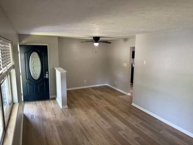 Building Photo - Renovated Rocky Hill Home