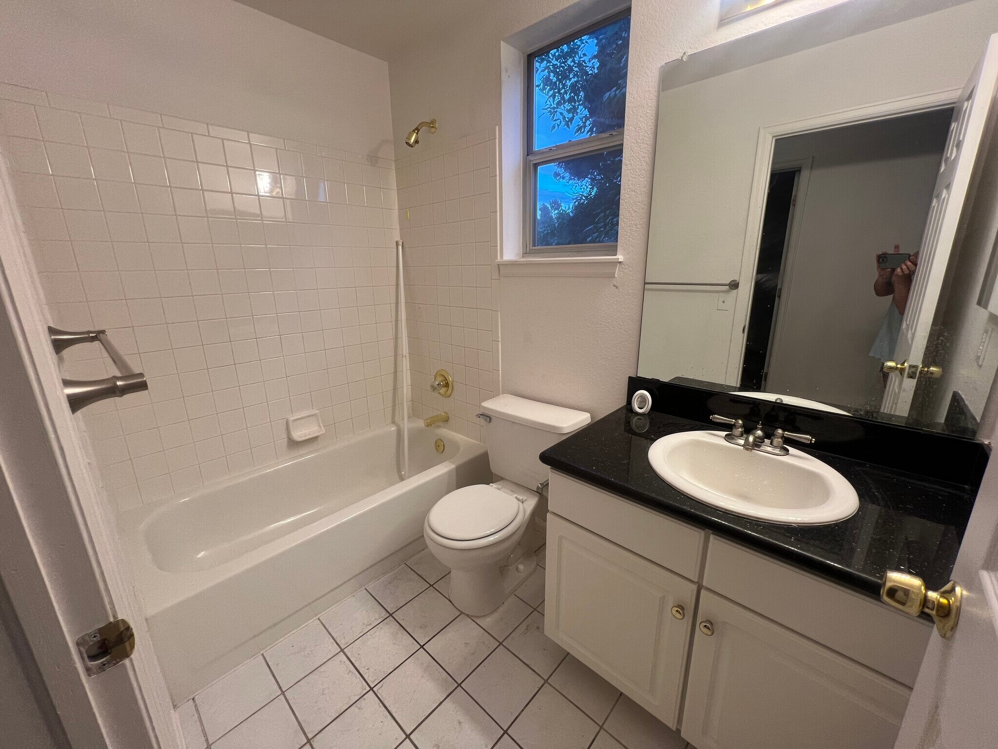 Building Photo - 5747 W 81st Pl