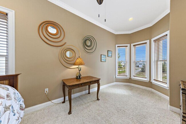 Building Photo - 1232 W Lagoon Ave