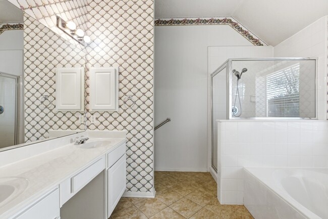 Building Photo - 18014 Still Springs Ct