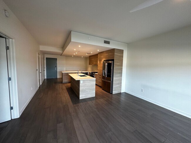 Building Photo - Contour on Campbell 1 bed 1.5 bath condo