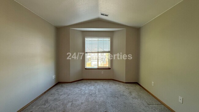 Building Photo - Updated 3 BD | 2.5 BA Home w/ Large Backya...