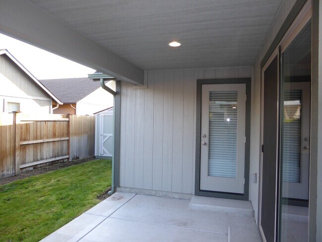 Building Photo - 21190 Capella Pl