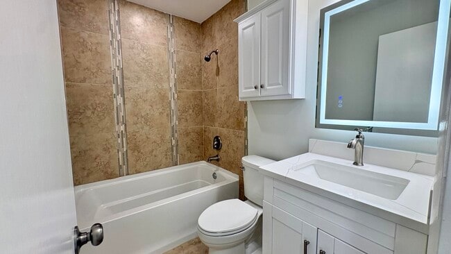 Building Photo - 5325 Tennis Ln